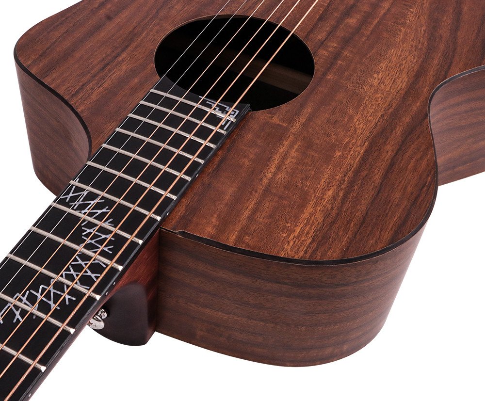 Detalhe do cutaway, boca e decoração da escala do LUXARS R2-K