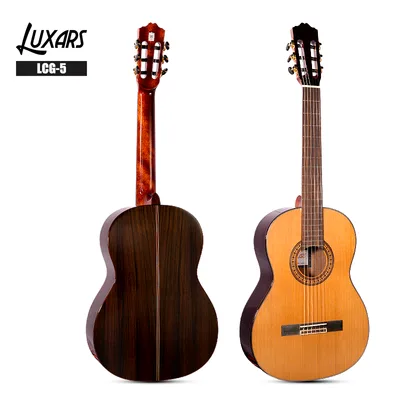 Violão clássico Luxars Music ilustrando uma revisão de catálogo