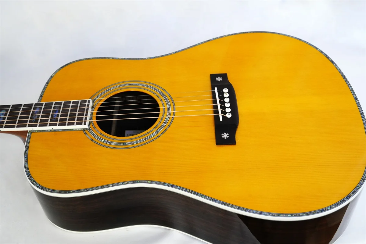 Actual LUXARS LR5D spruce top, soundhole and bridge detail